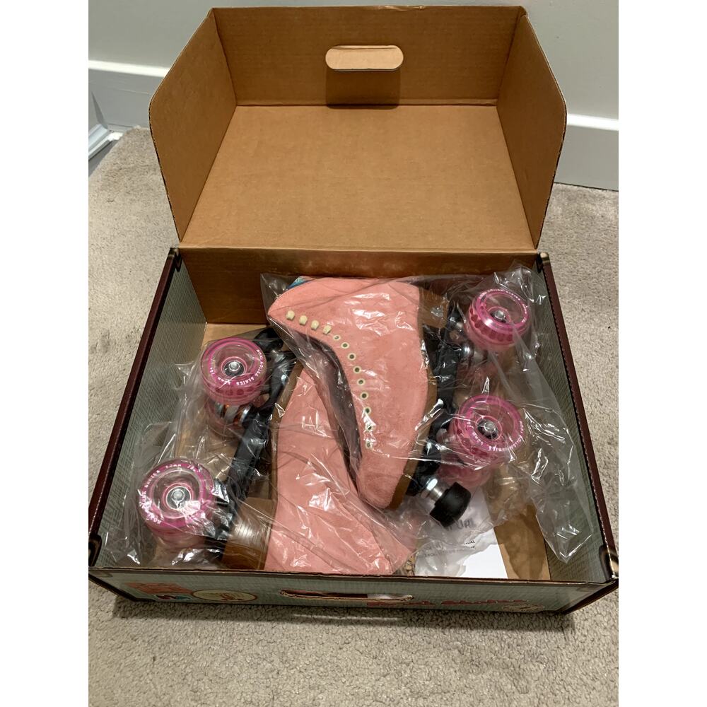 Moxi Lolly Strawberry Pink New In Box Quad Roller Skates Size 6 RARE